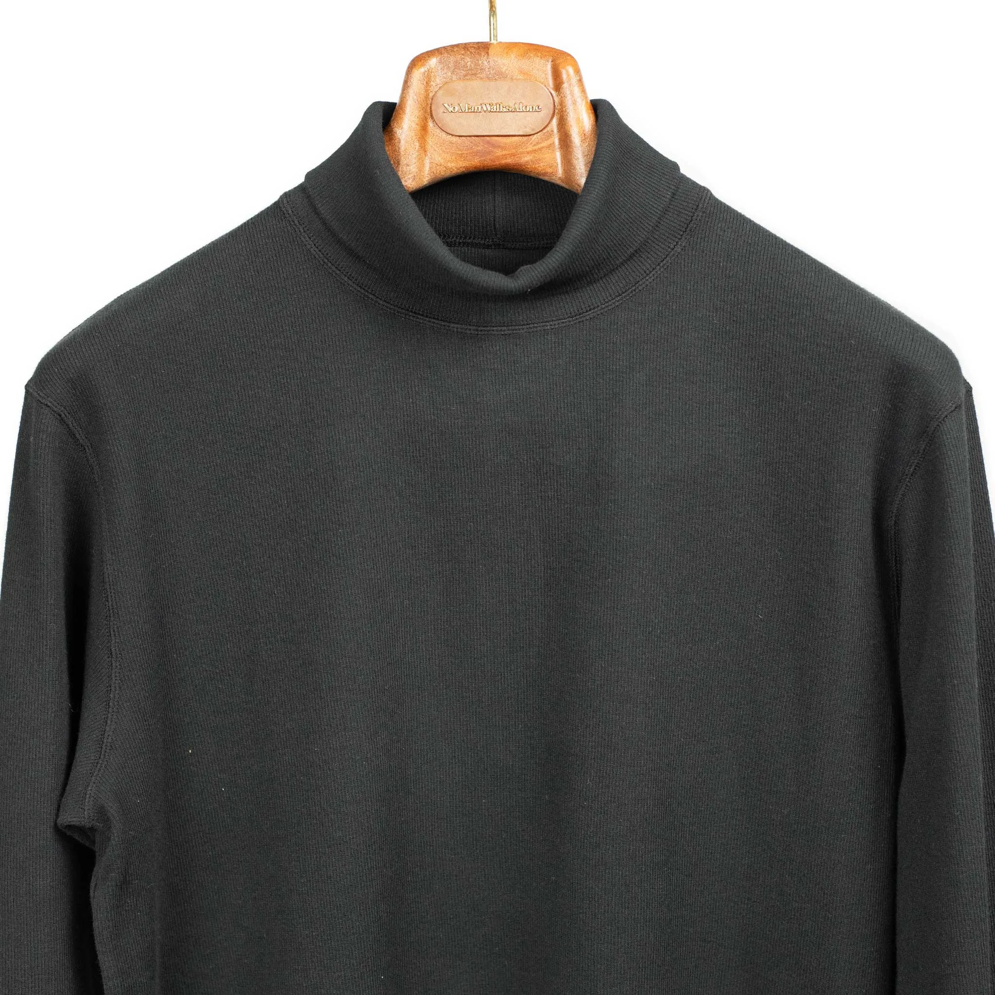 Rollneck t-shirt in black ribbed cotton jersey