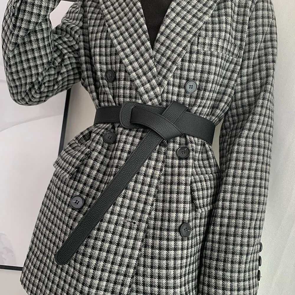 Simply Elegant Buckle-Free Knot Belt